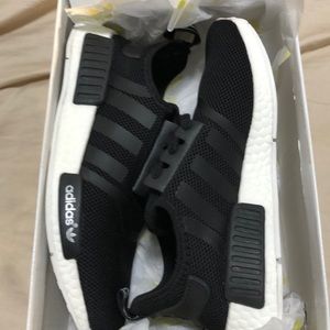 Adidas NMD_R1 sneaker Mens size 11 with box !